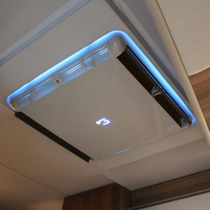 Aire acondicionado Openair Plus montado en techo de autocaravana diseño compacto aerodinámico