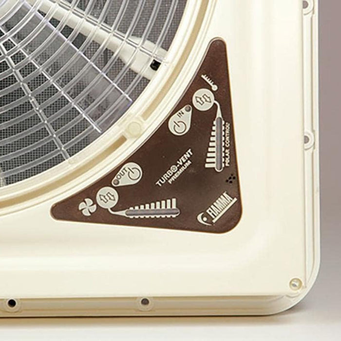 Detalle del panel de control de la Fiamma Turbo Vent Premium cristal con botones y niveles de ventilación