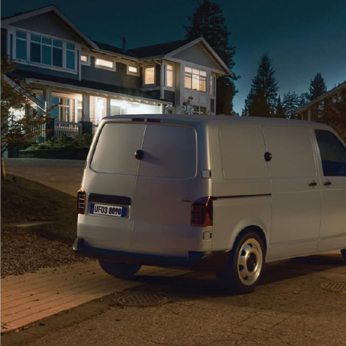 Cerradura Meroni UFO3 Smart Duo instalada en puertas traseras de furgoneta para mayor seguridad