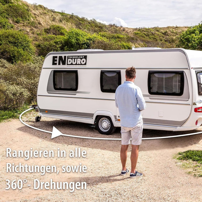 Caravana realizando maniobras de 360 grados con el mover Enduro EM303+.