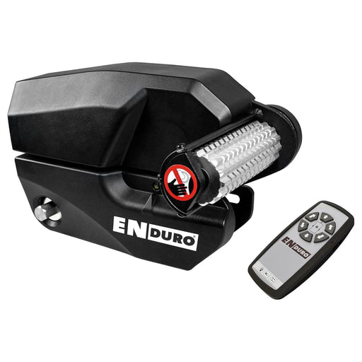 Unidad motorizada del mover Enduro EM303+ junto al mando de control remoto.