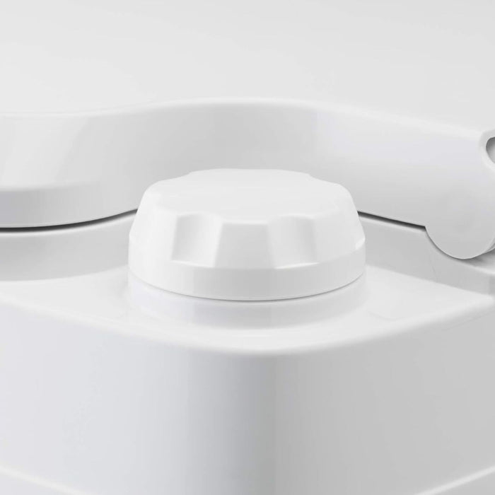 Detalle del tapón de cierre del depósito del inodoro portátil Porta Potti Qube 345