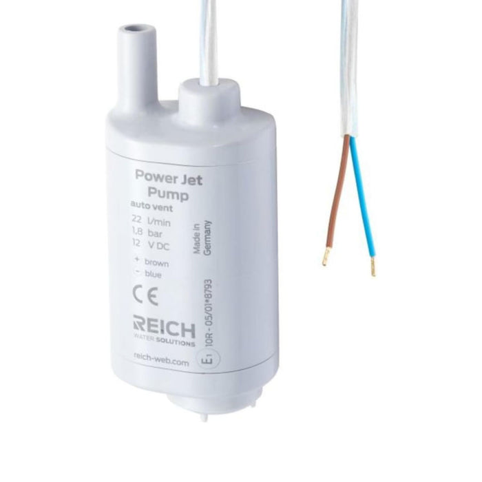 Primer plano de la etiqueta y cables de conexión 12V de la bomba Reich Power Jet 22 l/min