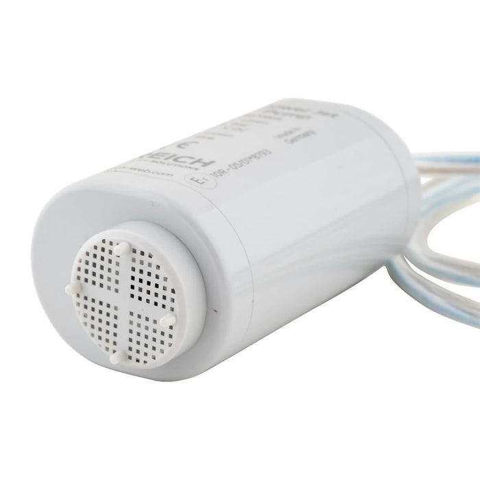 Vista inclinada de la bomba sumergible Reich Power Jet 22 l/min mostrando la base con rejilla de aspiración