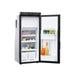 Nevera Thetford T1090 de 90 litros con alimentos organizados en los estantes y puerta abierta.